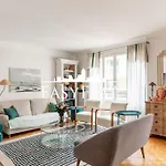 Nice 3- Bedroom Apartment Near Seine River, Paris 16, By Easyflat